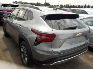 2025 Chevrolet TRAX LT — фото 17