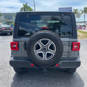 صورة 4 لـ 2021 JEEP WRANGLER SPORT S