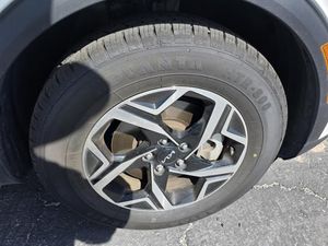 KIA SPORTAGE LX - 10