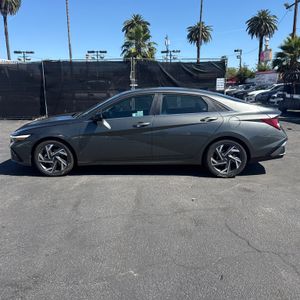 HYUNDAI ELANTRA HYBRID LIMITED - 2