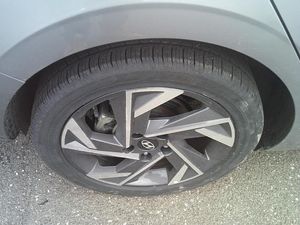 HYUNDAI ELANTRA SE - 9