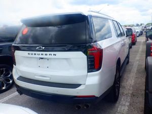 CHEVROLET SUBURBAN Z71 - 2