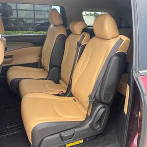 صورة مصغرة 26 لـ 2024 KIA CARNIVAL LX