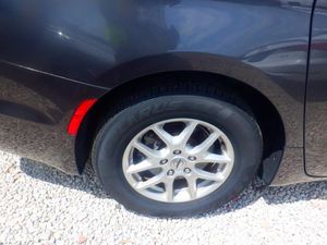 CHRYSLER PACIFICA TOURING L - 8