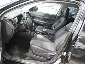 2025 Mitsubishi OUTLANDER SPORT SE 照片 3