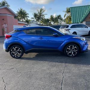 2019 Toyota C-HR LIMITED 照片 6