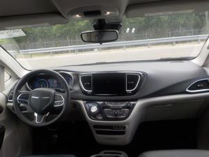 CHRYSLER PACIFICA TOURING L - 4