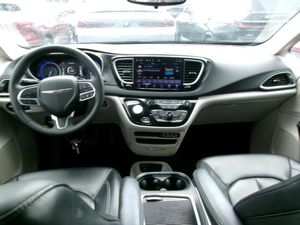 CHRYSLER PACIFICA TOURING L - 4