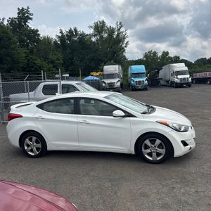 2013 Hyundai ELANTRA GLS 照片 6