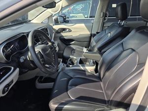 CHRYSLER PACIFICA TOURING L - 3