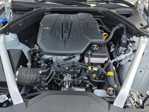 2025 Genesis G70 2.5T — фото 14