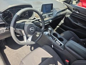 صورة 4 لـ 2025 Nissan ALTIMA SV