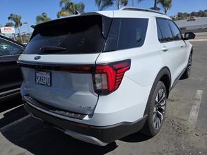 FORD EXPLORER PLATINUM - 2