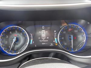 CHRYSLER PACIFICA TOURING L - 5