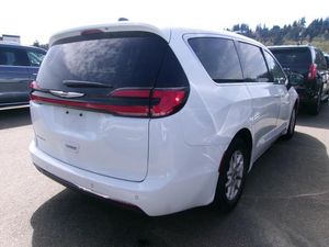 CHRYSLER PACIFICA TOURING L - 2