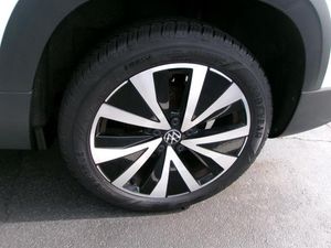 VOLKSWAGEN TAOS SE - 10