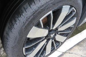 صورة 8 لـ 2025 Mitsubishi OUTLANDER SE