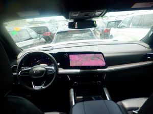 CHEVROLET SUBURBAN Z71 - 4