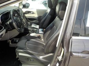 CHRYSLER PACIFICA TOURING L - 3