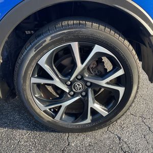 2019 Toyota C-HR LIMITED 照片 11