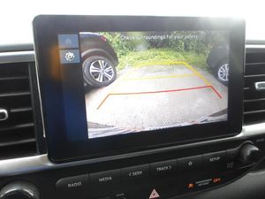 2025 Hyundai VENUE SEL photo 8