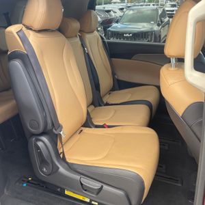 صورة مصغرة 27 لـ 2024 KIA CARNIVAL LX