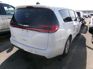CHRYSLER PACIFICA TOURING L - 2