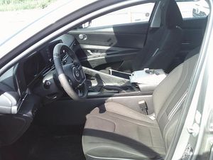 2023 Hyundai ELANTRA SEL 照片 3