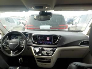 CHRYSLER PACIFICA TOURING L - 4