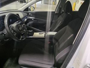 صورة 3 لـ 2025 Hyundai ELANTRA SE