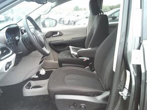 CHRYSLER VOYAGER LX - 3