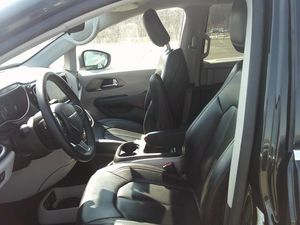 CHRYSLER PACIFICA TOURING L - 3