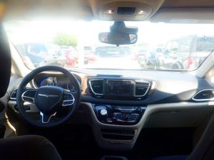 CHRYSLER VOYAGER LX - 4