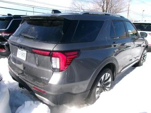 FORD EXPLORER PLATINUM - 2