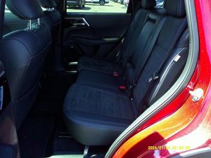 MITSUBISHI OUTLANDER SE - 8