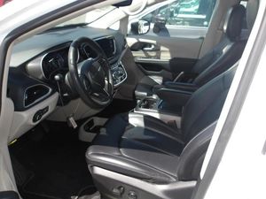 CHRYSLER PACIFICA TOURING L - 3