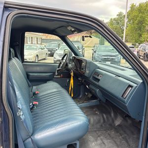 1993 Chevrolet SUBURBAN K2500 thumbnail 21