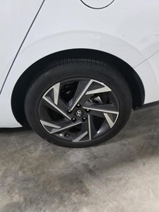 HYUNDAI ELANTRA SE - 8