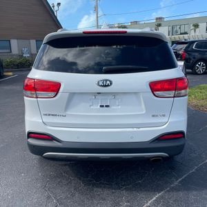 KIA SORENTO EX V6 - 4