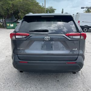 2023 Toyota RAV4 XLE photo 4