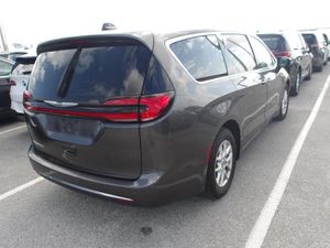 CHRYSLER PACIFICA TOURING L - 2