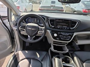 CHRYSLER PACIFICA TOURING L - 4