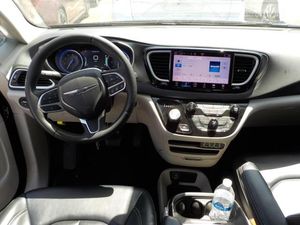 CHRYSLER PACIFICA TOURING L - 4