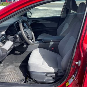 صورة مصغرة 24 لـ 2025 Toyota CAMRY LE