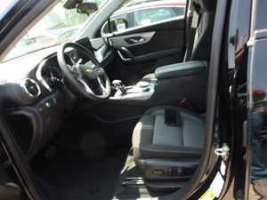 2025 Chevrolet BLAZER LT thumbnail 12