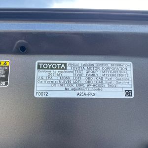 صورة مصغرة 36 لـ 2021 Toyota RAV4 LE