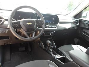 2025 Chevrolet TRAILBLAZER LT photo 4