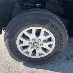 Toyota Tacoma SR5 - 10