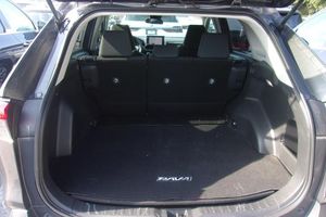 صورة 6 لـ 2025 Toyota RAV4 LE