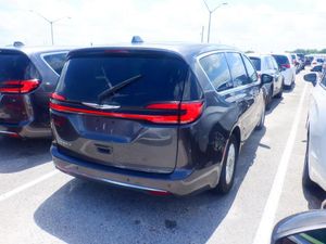 CHRYSLER PACIFICA TOURING L - 2